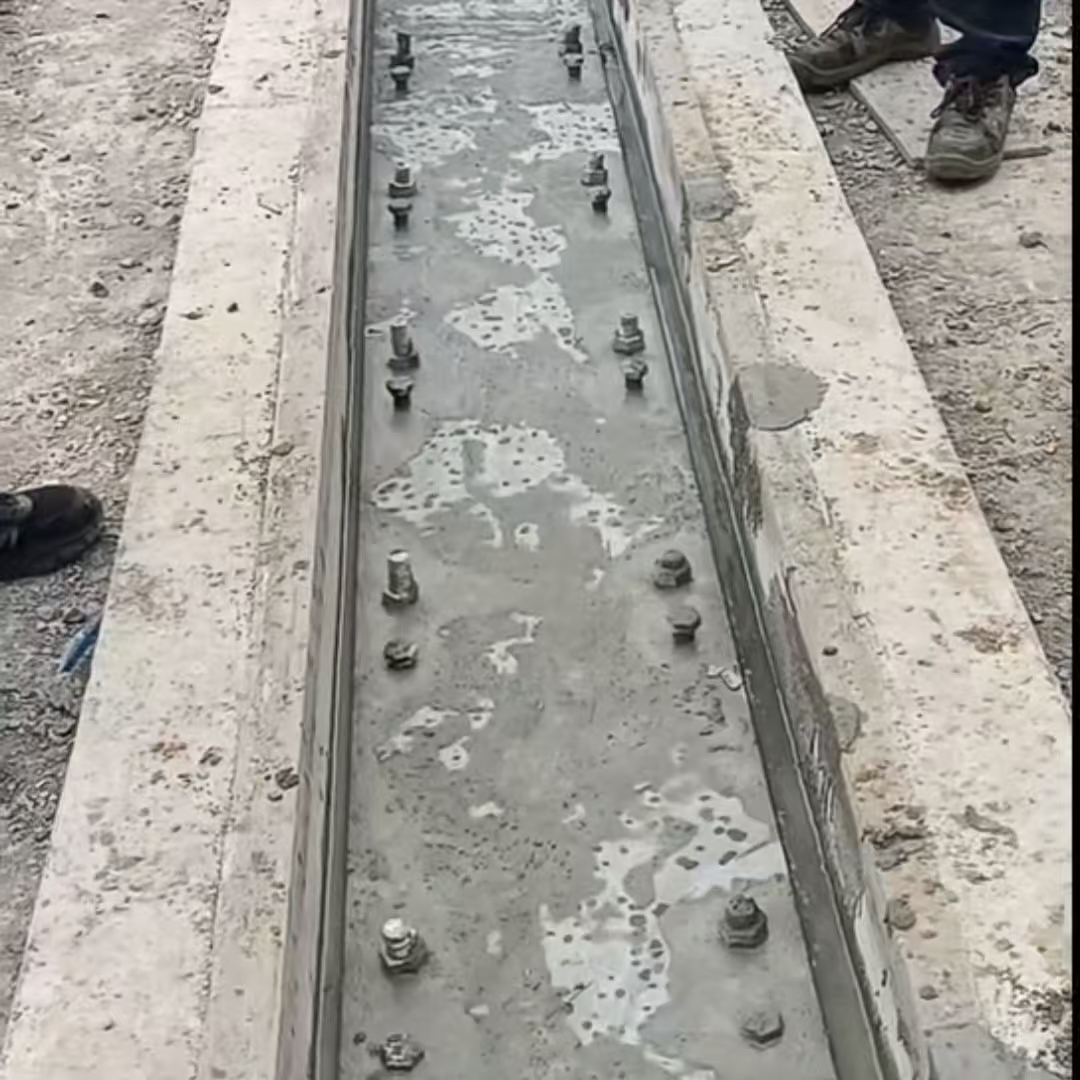 海南港口码头起重机龙门吊重型机械设备稳固用早强快凝轨道胶泥
